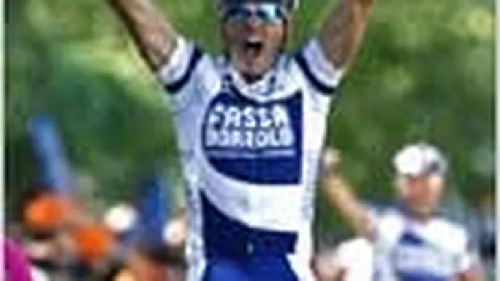 Vuelta: derde zege voor Petacchi