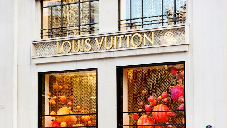 Louis Vuitton slaat handen ineen met kunstenaar Jeff Koons