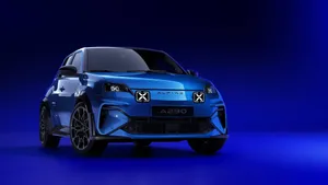 Een Alpine A290, die kans maakt op de prijs van auto van het jaar