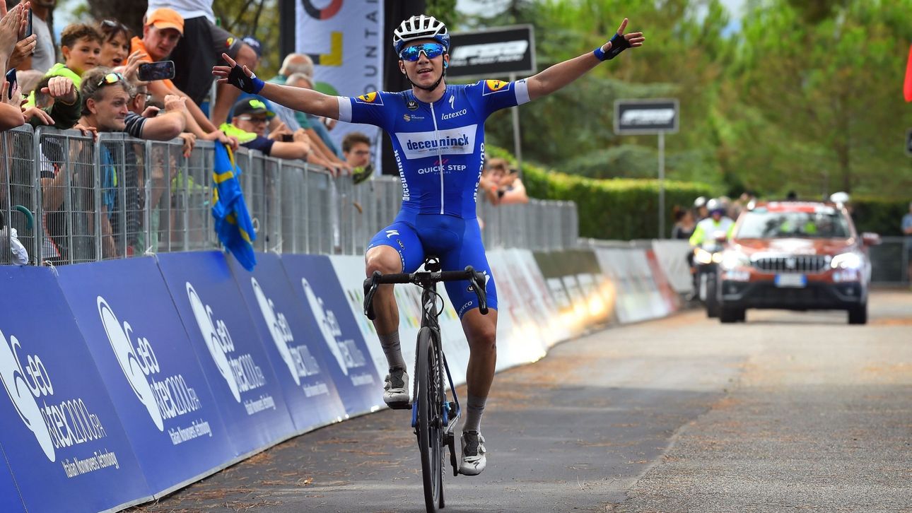 19-jarige Remco Evenepoel rondt huzarenstukje af in ...