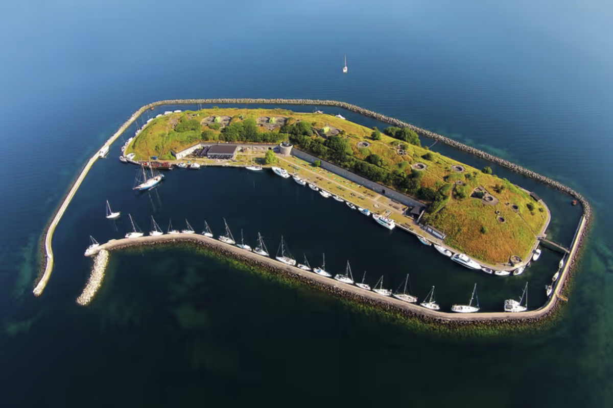 Droomhaven onder Deens fort te koop voor €10 miljoen