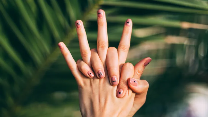 Aha! Zo verwijder je heel snel je gel nagellak