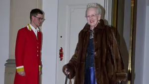 Foto van koningin Margrethe in galakledij.