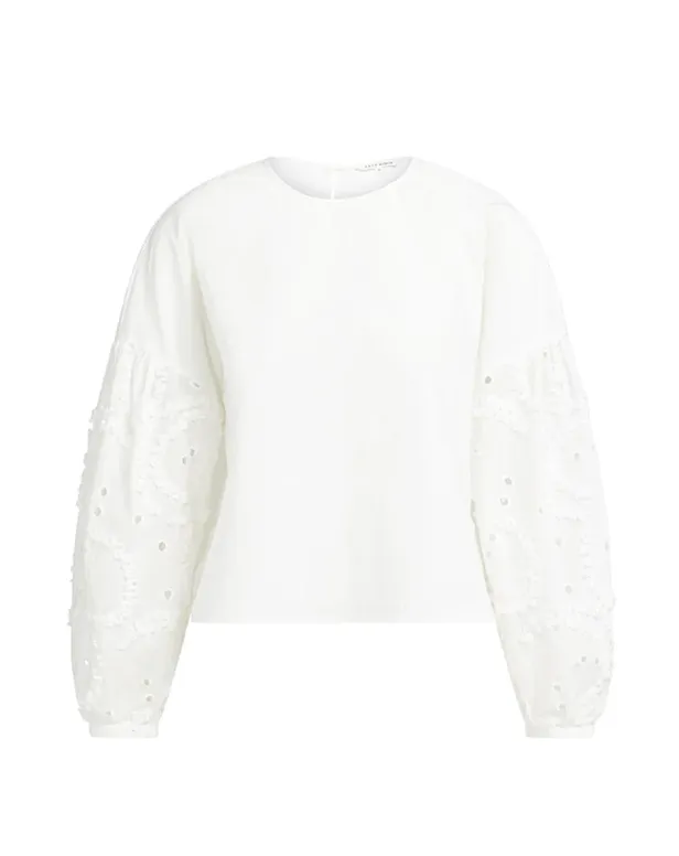 Blouse met geborduurde mouwen en ronde hals | €69,95