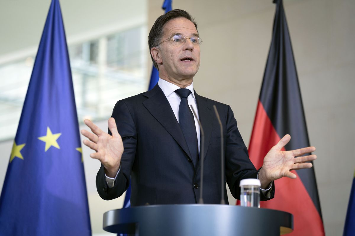 Mark Rutte reageert op oude bootfoto met Jort Kelder: 'Ik was niet naakt'