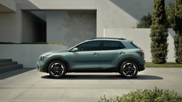 The new Kia Stonic breaks cover with a bold new look