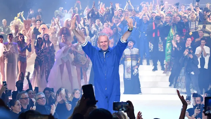 Adieu! Jean Paul Gaultier neemt afscheid van de catwalk