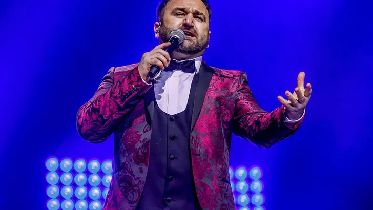 X-Factor ster krijgt 9 jaar cel voor seksueel uitbuiten minderjarige jongens