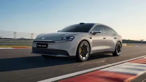 Deze Porsche-kloon met 845 kilometer actieradius kost maar 16.300 euro