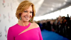 Allison Janney's Hairspiration: een pruikenparade