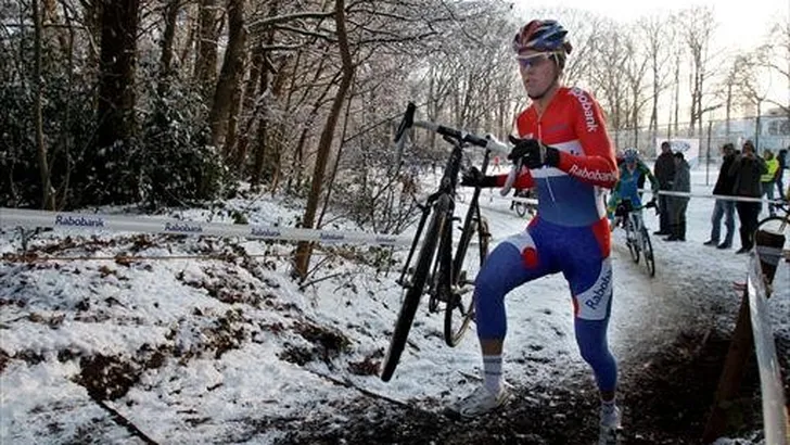 Aernouts wint de GP Groenendaal; Boom 23e