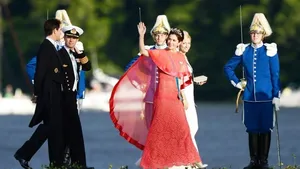 Kroonprinses Mary tussen de koeien