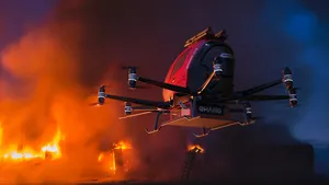 China zet onbemande vliegende brandweerauto in om hoogbouwbranden tot zeshonderd meter hoogte te bestrijden