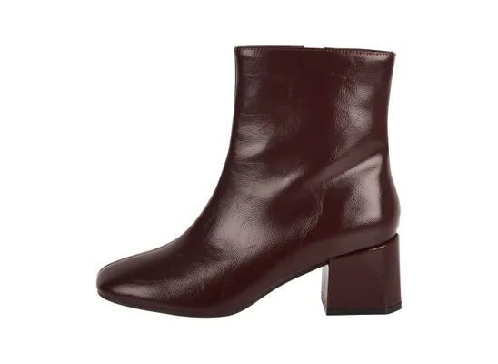 Voor €29,99 loop je de dag door met stijl en comfort. Deze bordeaux tint maakt alles net wat mooier.