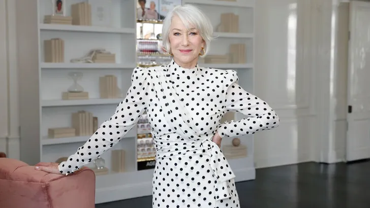 Helen Mirren (75) is nu van de harde actie! 