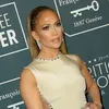 Jennifer Lopez over botox en plastische chirurgie: 'Zo is mijn gezicht gewoon'