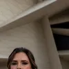 Victoria Beckham dankt haar perzikhuidje aan deze tool