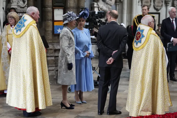 Prinses Anne en hertogin Sophie bij de dienst voor VE Day te Westminster Abbey, 8 mei 2025.