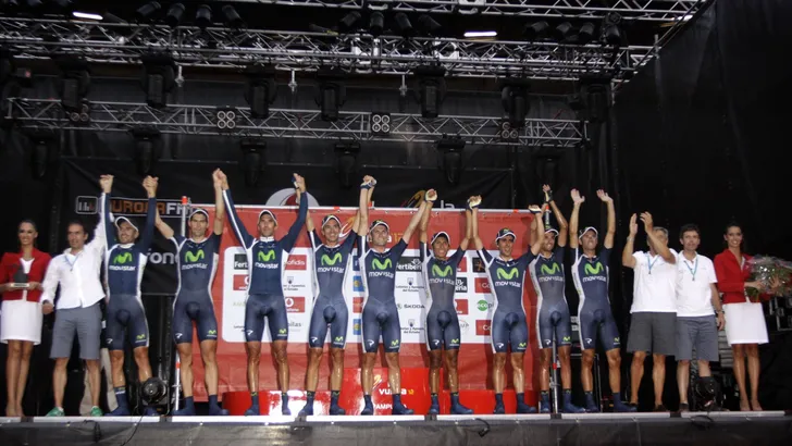 Retro: Movistar Team wint bloedhete ploegentijdrit Vuelta in Pamplona