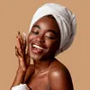 Van een droge winterhuid tot zomerse glans: pas je skincare aan per seizoen | Grazia