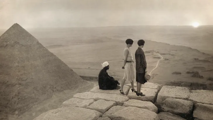 Waanzinnig: zo zag een vakantie in Egypte er een eeuw geleden uit 