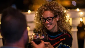 De stille schade: 3 manieren waarop alcohol het vrouwenlichaam harder treft