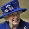 Waarom Queen Elizabeth als enige mag rijden zonder rijbewijs 
