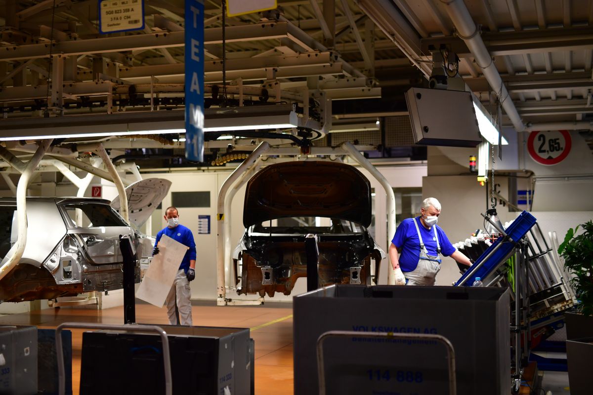 Crisis verergert snel: motor van Europa hapert en de auto-industrie bloedt leeg