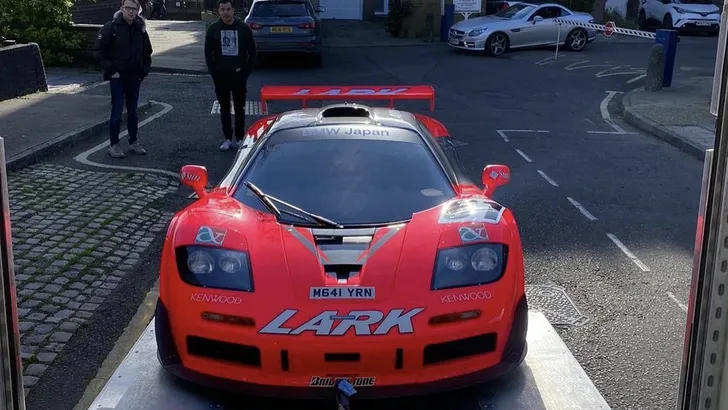 Huh? Oliebaron gooit diesel in z'n McLaren F1 GTR