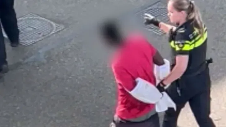 5 jaar cel en tbs met dwang voor Arnold O. (24) die vriendin op brute wijze doodstak