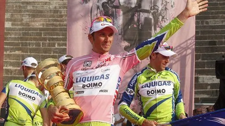 Basso rijdt Giro en Tour in 2012