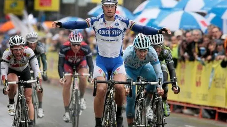 Boonen wint in nat Sacramento, Cipollini derde