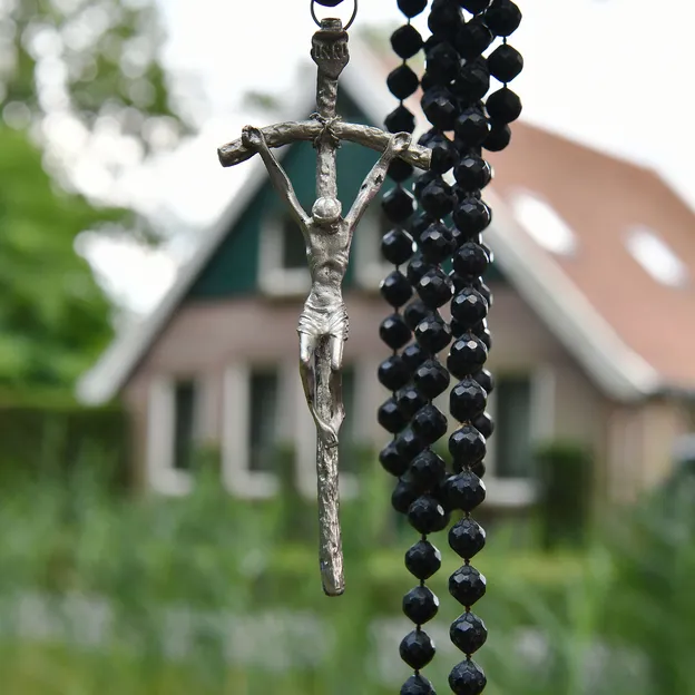 De boerderij van de Pater Pio-sekte