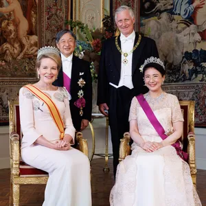 Prinses Elisabeth en prinses Eléonore stelen de show tijdens staatsbanket in Brussel