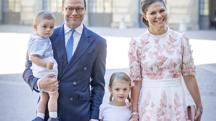 Nieuwe foto's: Prinses Estelle van Zweden (6) is jarig vandaag