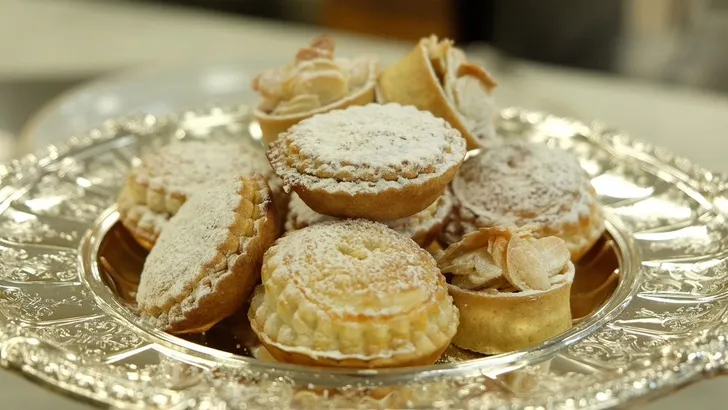 Zó maak je de 'mince pies' van de Queen