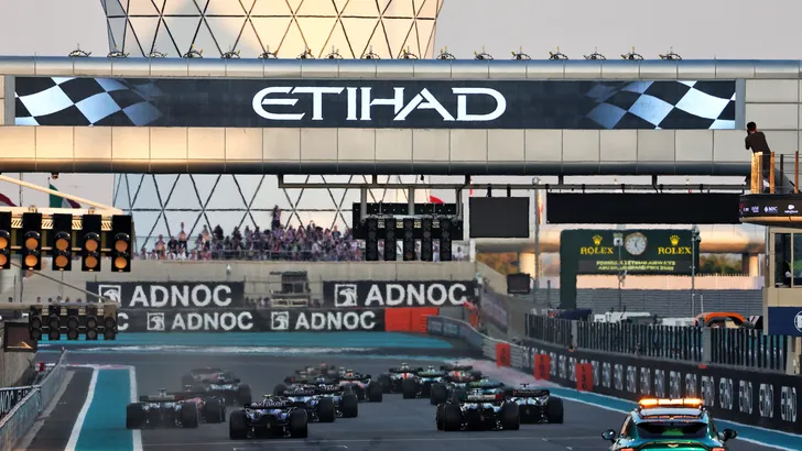 F1 overwoog een rookie race in Abu Dhabi na afloop van het seizoen