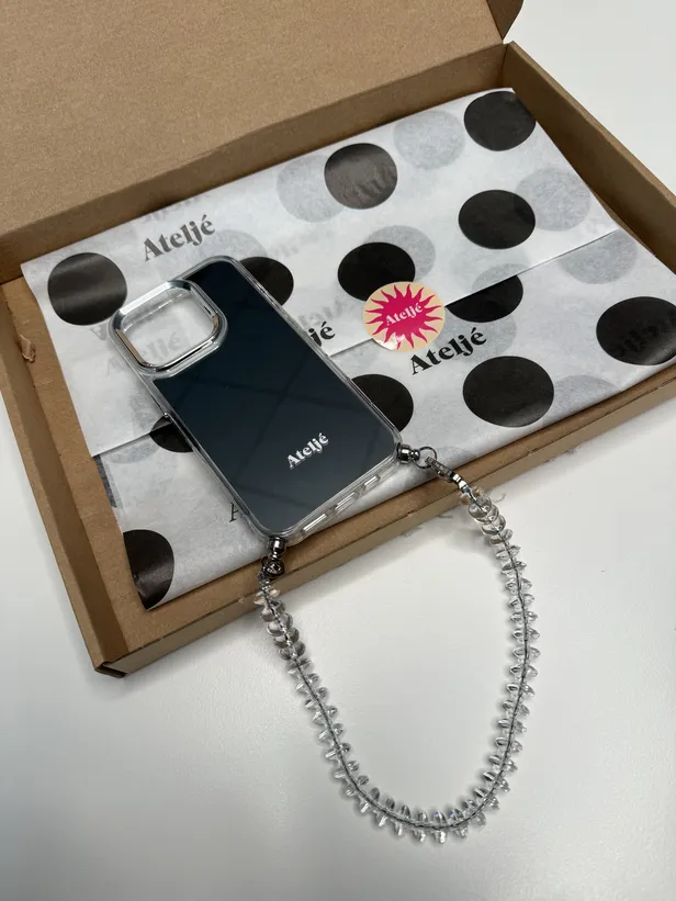 De mirror phone case van Atlejé