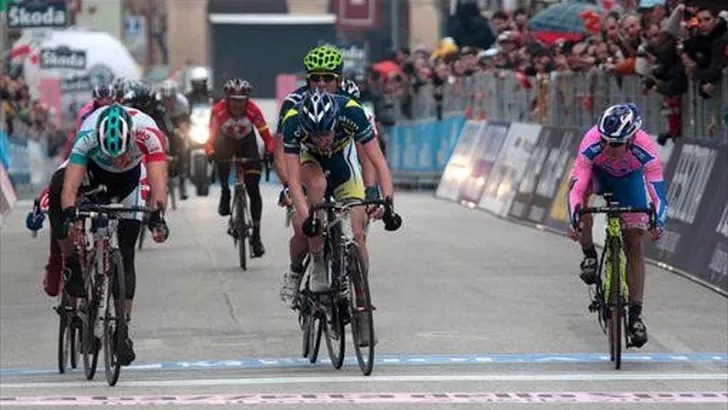 Tirreno-Adriatico: Gilbert net sneller dan Poels