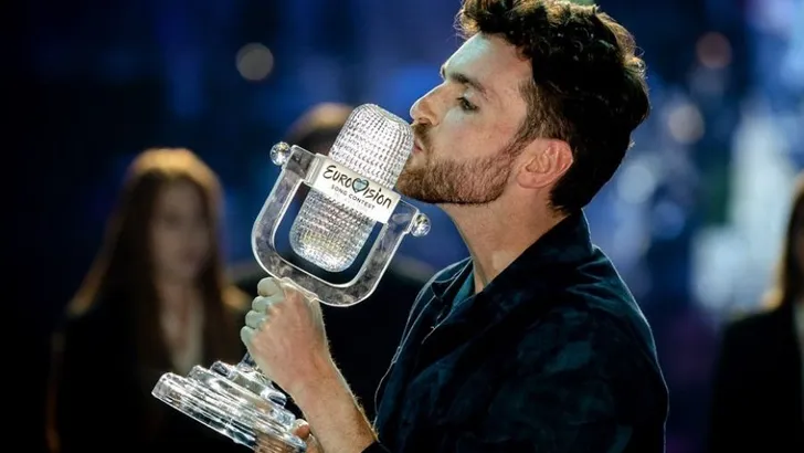 Koningspaar feliciteert Duncan Laurence