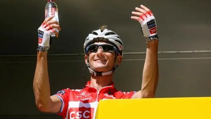 F. Schleck komt er zonder kleerscheuren vanaf