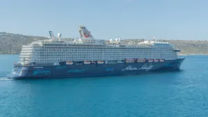 Zes cruiseschepen met duizenden passagiers geblokkeerd in het Midden-Oosten na sluiting luchtruim