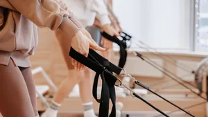 Matpilates vs. Reformer: dit is waarom de 'simpele' optie soms zwaarder is