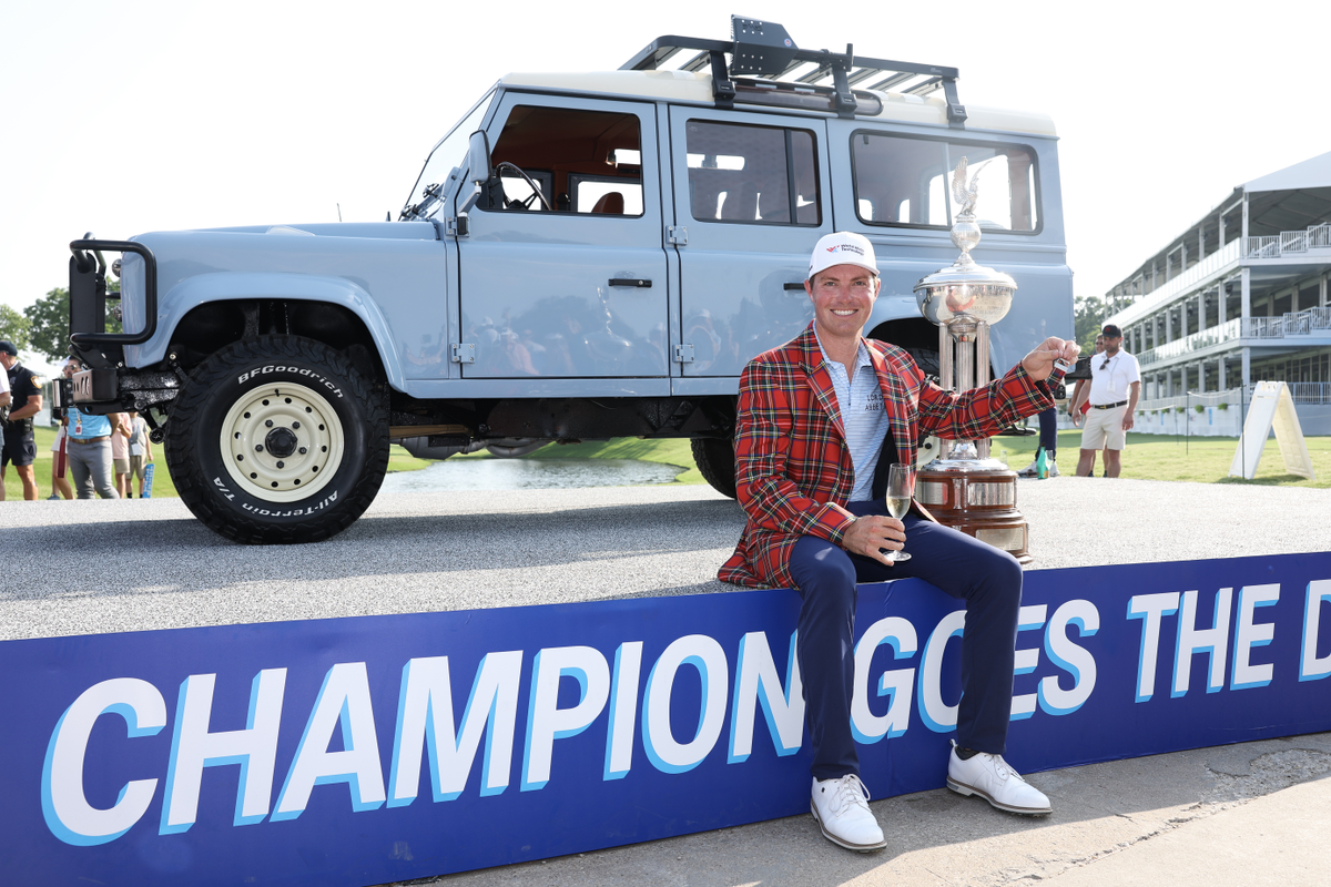 The most unique prize in golf: old jeeps and trophies