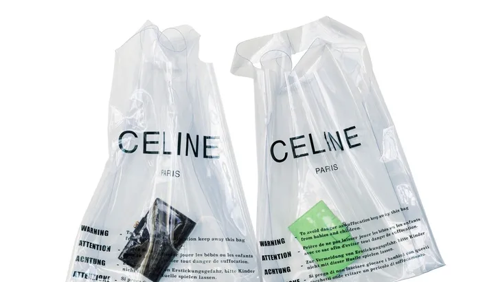 Plastic doorzichtig tasje CÉLINE kost bijna 500 euro