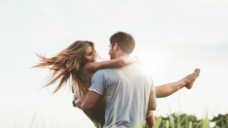 Het geheim voor een gelukkige relatie zal je verbazen