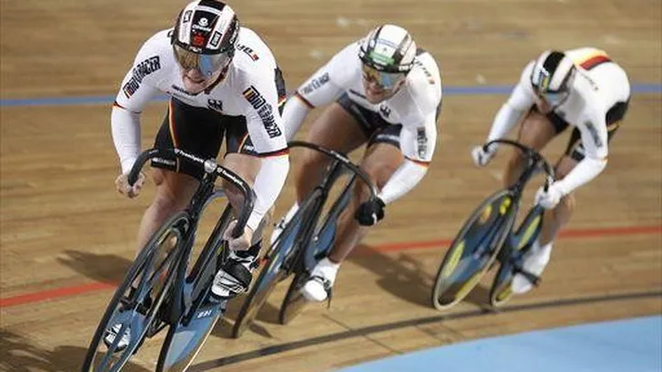 Duitsers verbeteren wereldrecord teamsprint