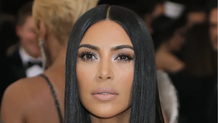 Kim Kardashian klaagt dokter aan om vampire facial