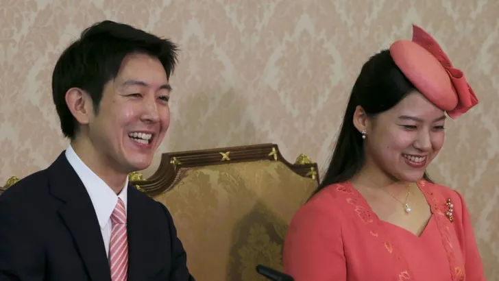Dit is 'm! Prinses Ayako stelt verloofde voor