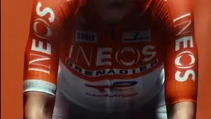glim van wielershirts ineos grenadiers 2026